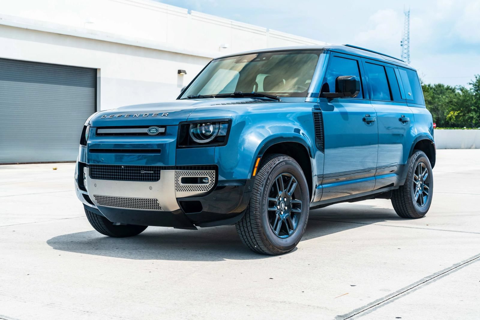 Used 2022 Land Rover Defender 110 X-Dynamic SE AWD/4WD image 16