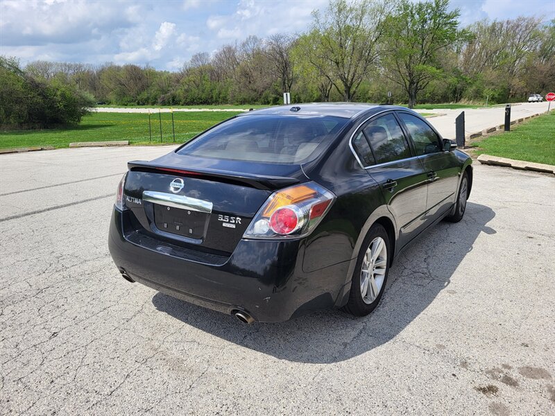Used 2010 Nissan Altima 3.5 SR w/ Premium Pkg FWD image 7
