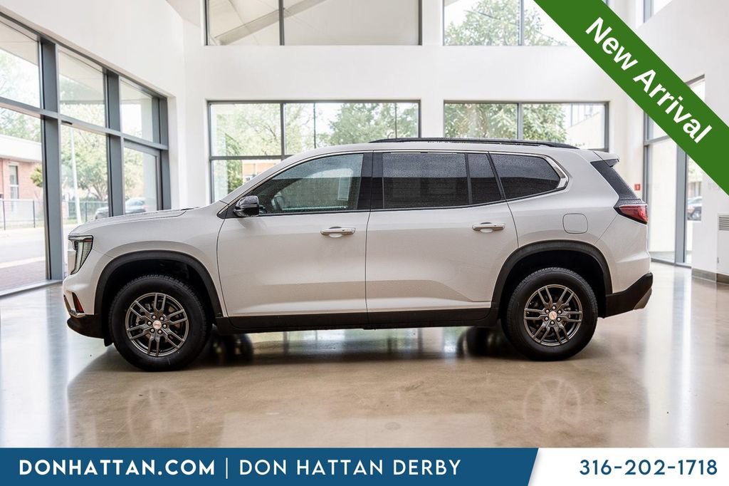 Used 2025 GMC Acadia Elevation FWD image 2
