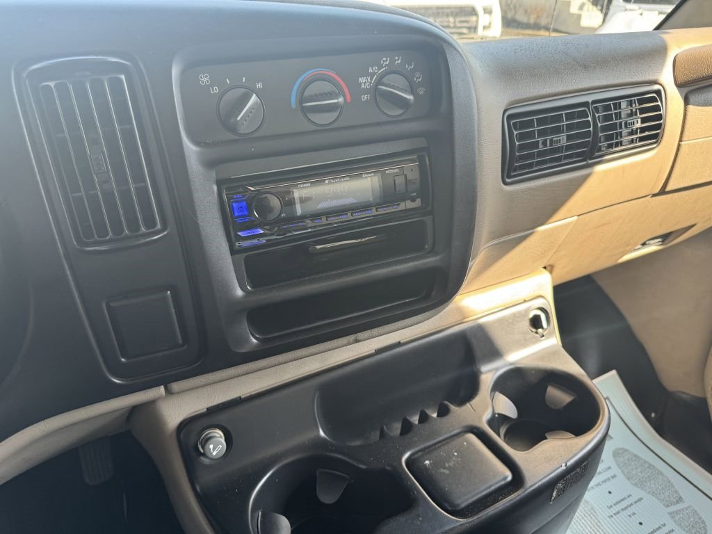 Used 2002 GMC Savana 3500 G3500 image 10