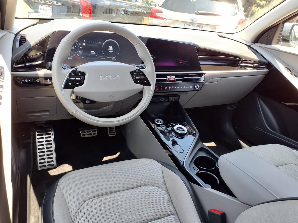 Certified 2024 Kia Niro Wave FWD image 11