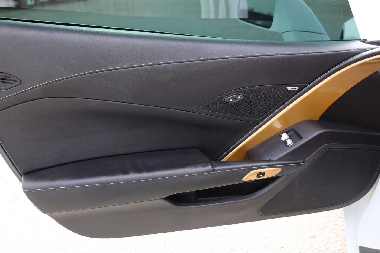 Used 2019 Chevrolet Corvette Stingray Coupe w/ Carbon Flash Badge Package image 12