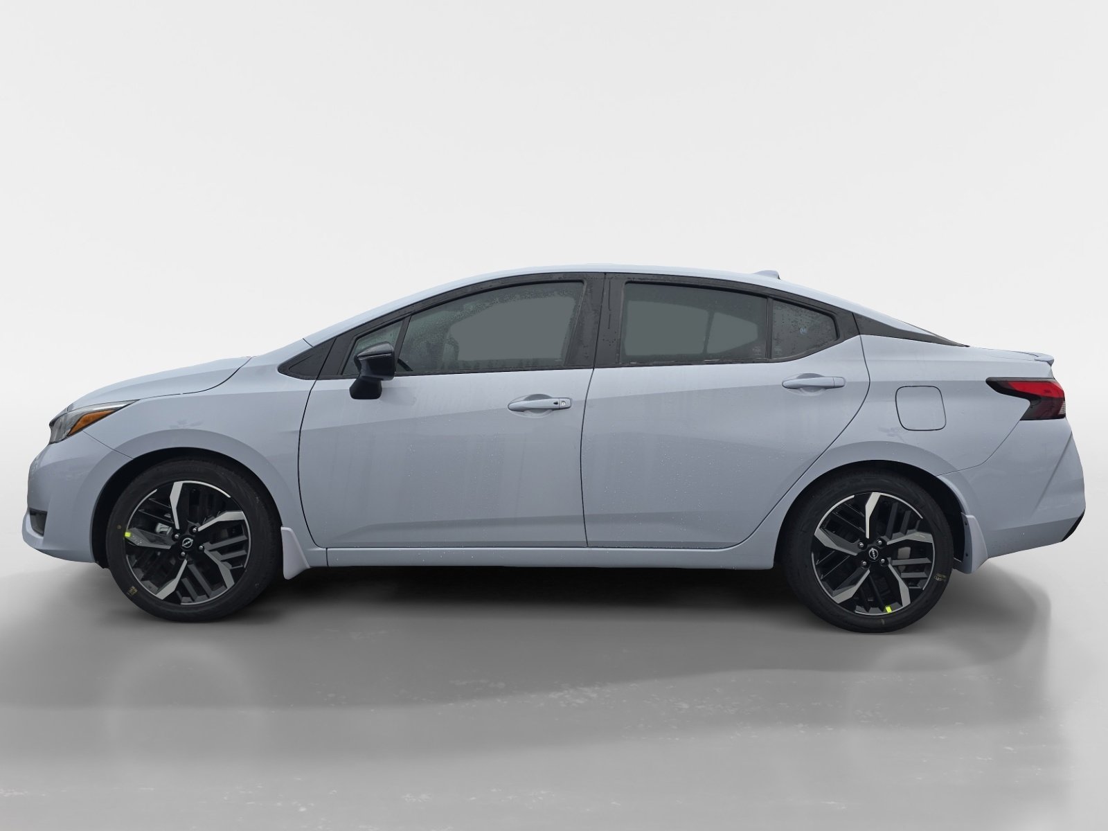 New 2025 Nissan Versa SR w/ Trunk Package image 2