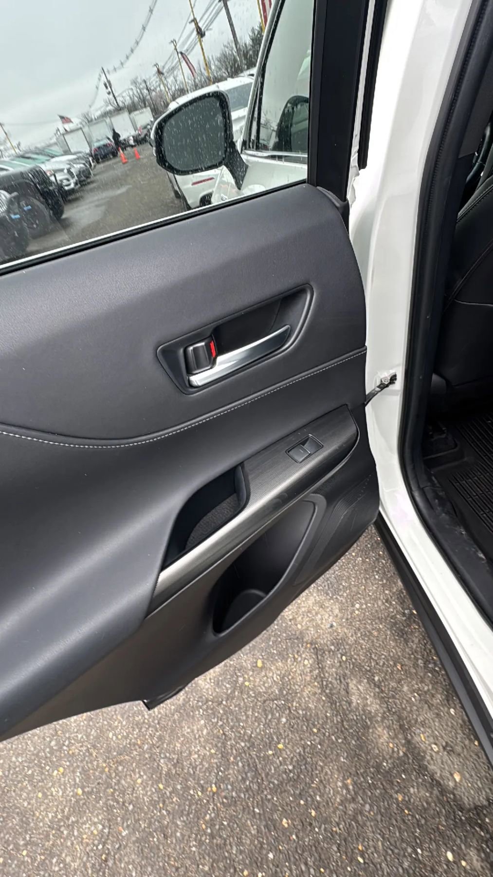 Used 2021 Toyota Venza Limited w/ Advanced Technology Package image 13