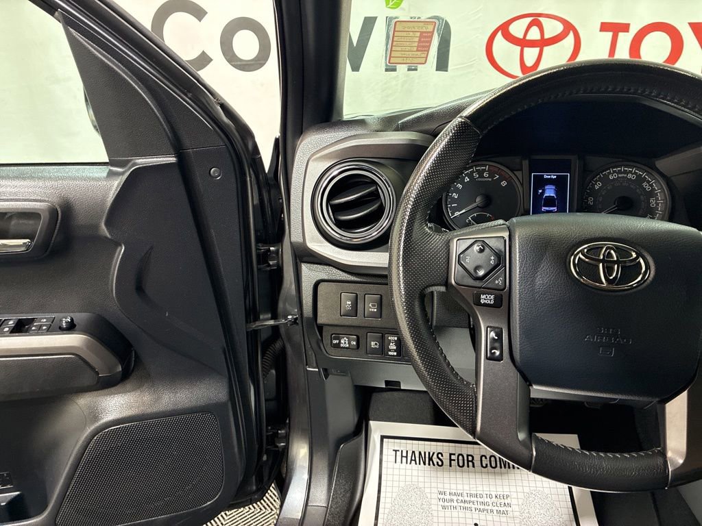 Used 2020 Toyota Tacoma TRD Off-Road w/ Advanced Technology Package AWD/4WD image 25