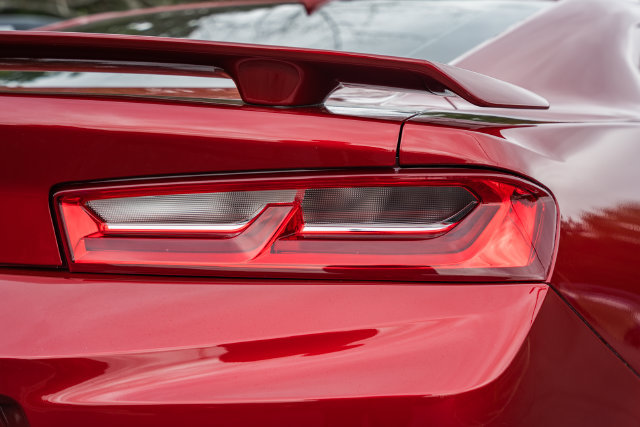 Used 2018 Chevrolet Camaro SS RWD image 8