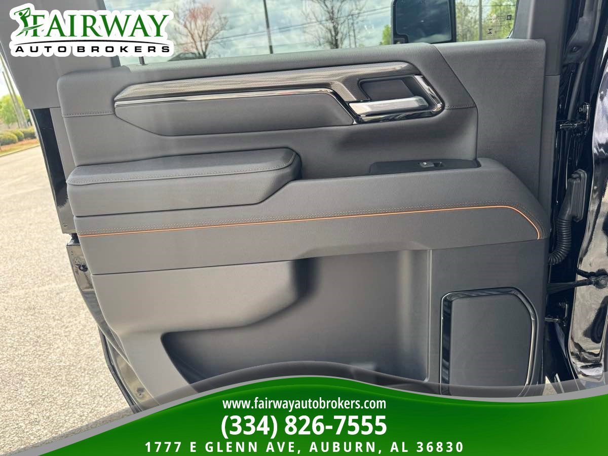 Used 2025 GMC Sierra 2500 AT4 w/ Technology Package image 29