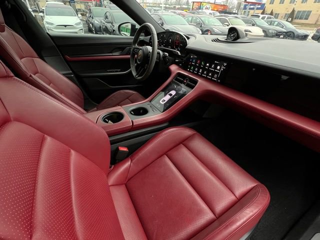 Used 2020 Porsche Taycan 4S image 27