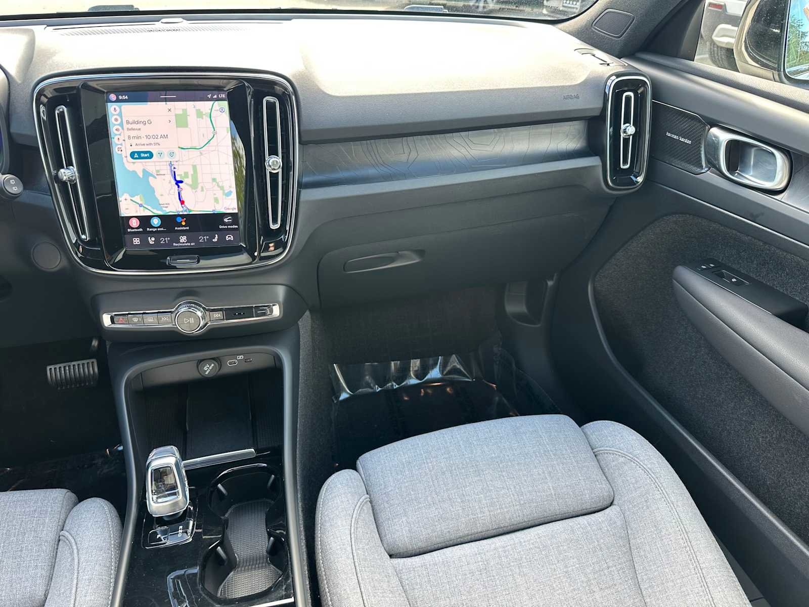 Used 2023 Volvo XC40 Recharge Ultimate image 18