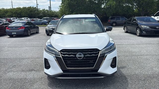 Used 2023 Nissan Kicks SR FWD image 2