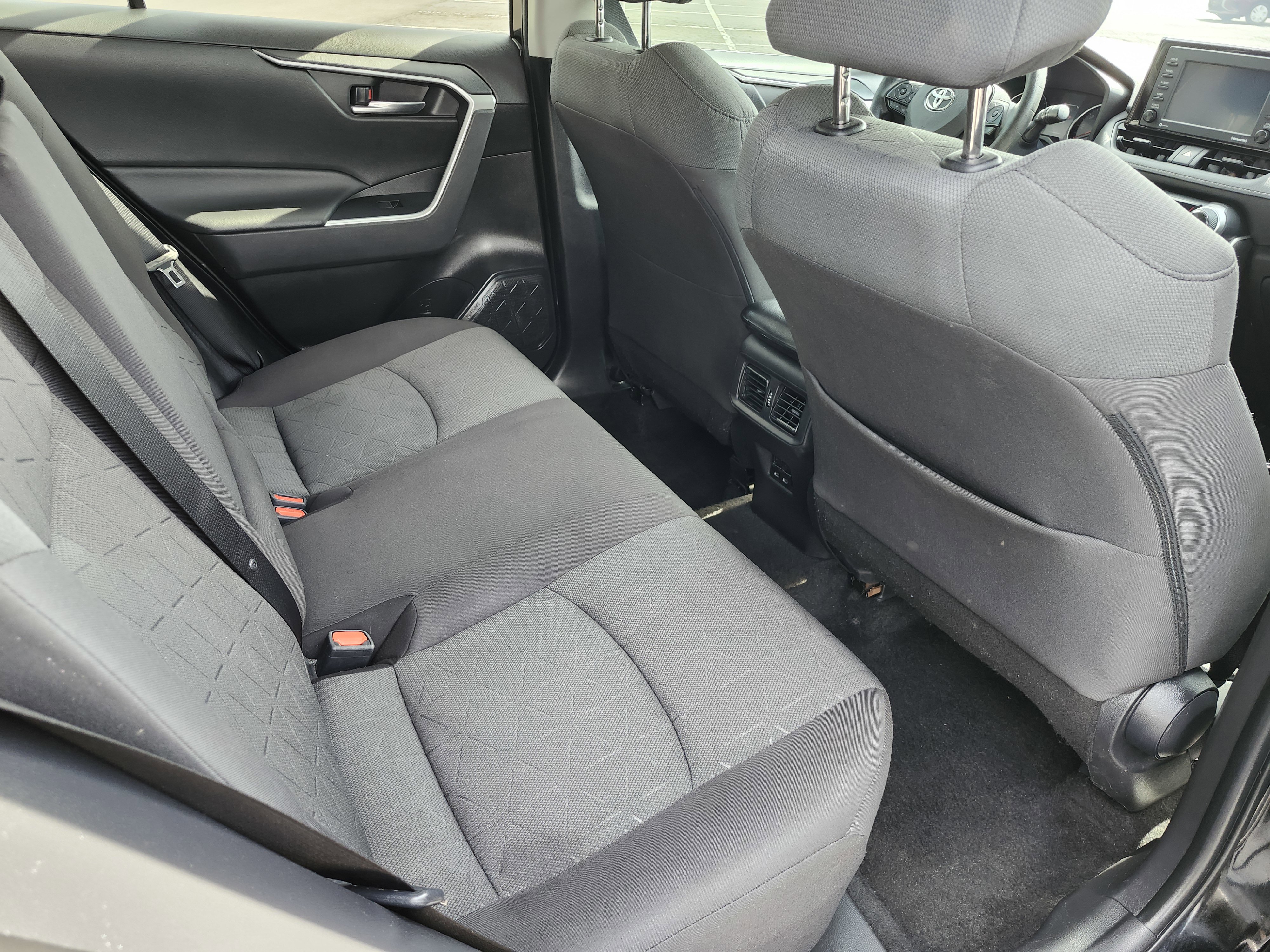 Used 2022 Toyota RAV4 XLE AWD/4WD image 19