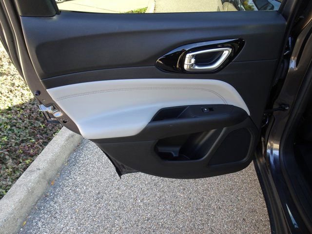 Used 2022 Jeep Compass Limited AWD/4WD image 16
