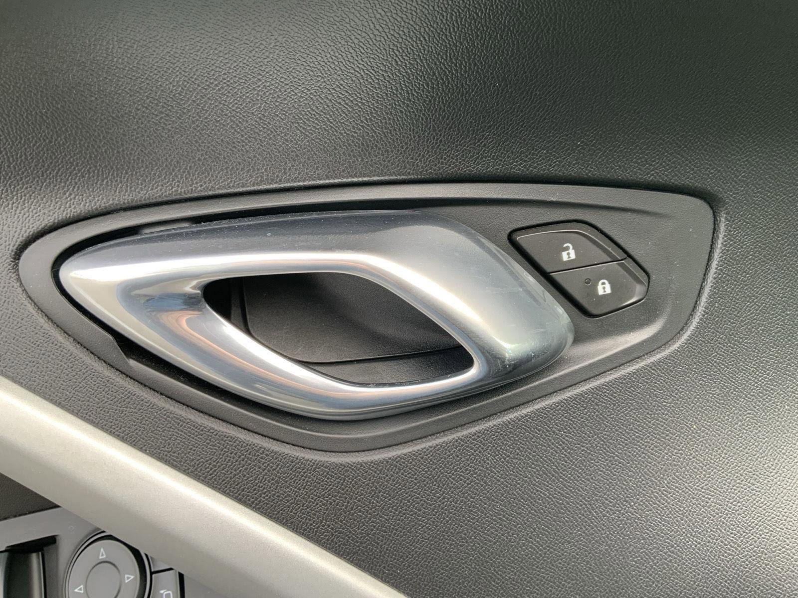 Used 2019 Chevrolet Camaro LT w/ Technology Package RWD image 20