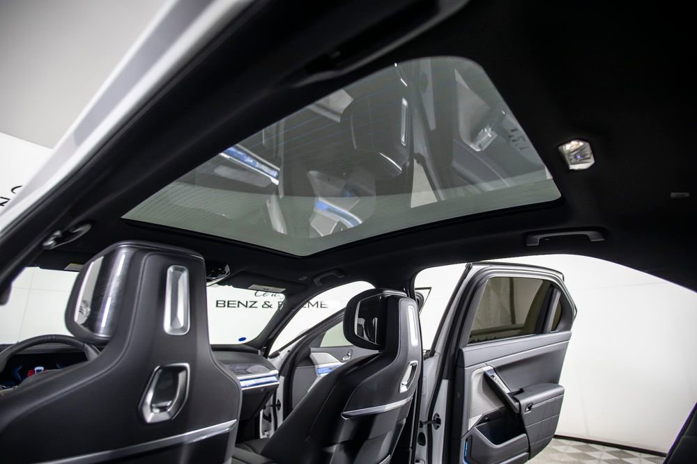 Used 2025 BMW 740i w/ Premium Package RWD image 23