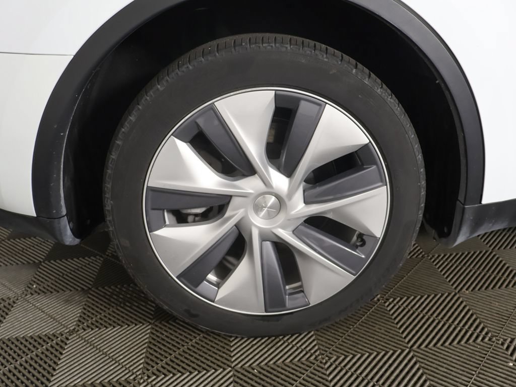 Used 2023 Tesla Model Y Long Range AWD/4WD image 21