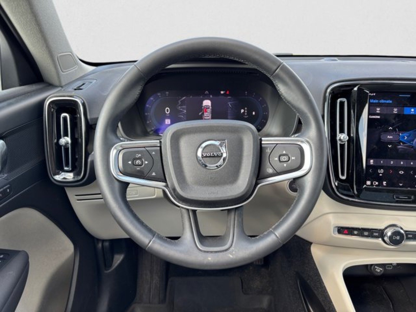 Used 2023 Volvo XC40 B5 Plus w/ Driver Assist Package AWD/4WD image 15