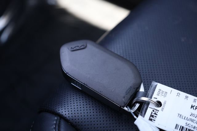 Certified 2025 Kia Telluride S image 31
