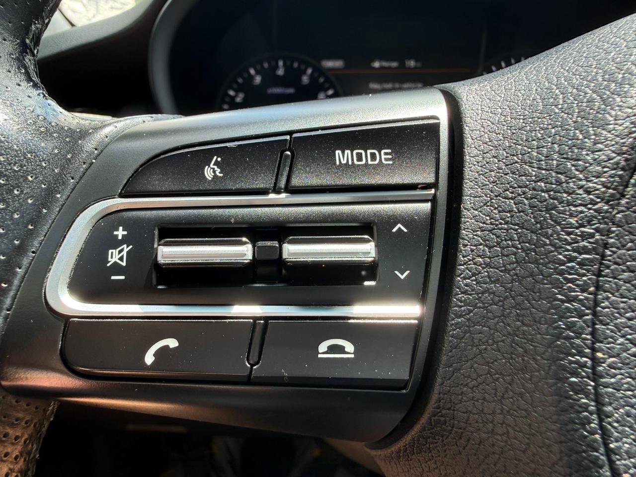 Used 2018 Kia Stinger GT1 AWD/4WD image 34