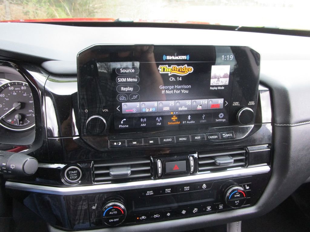 Used 2024 Nissan Pathfinder SL image 36