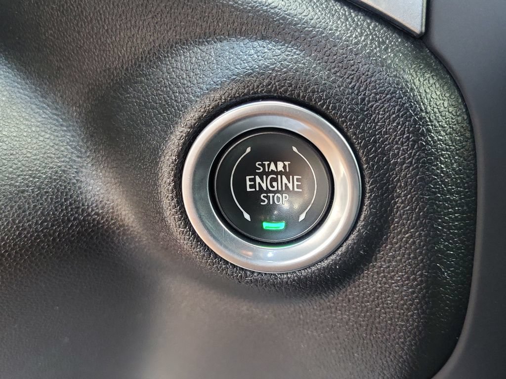 Used 2021 Chevrolet Silverado 1500 LT AWD/4WD image 33
