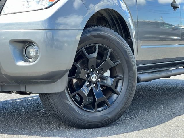 Used 2021 Nissan Frontier SV w/ Midnight Edition Floor Mats AWD/4WD image 2