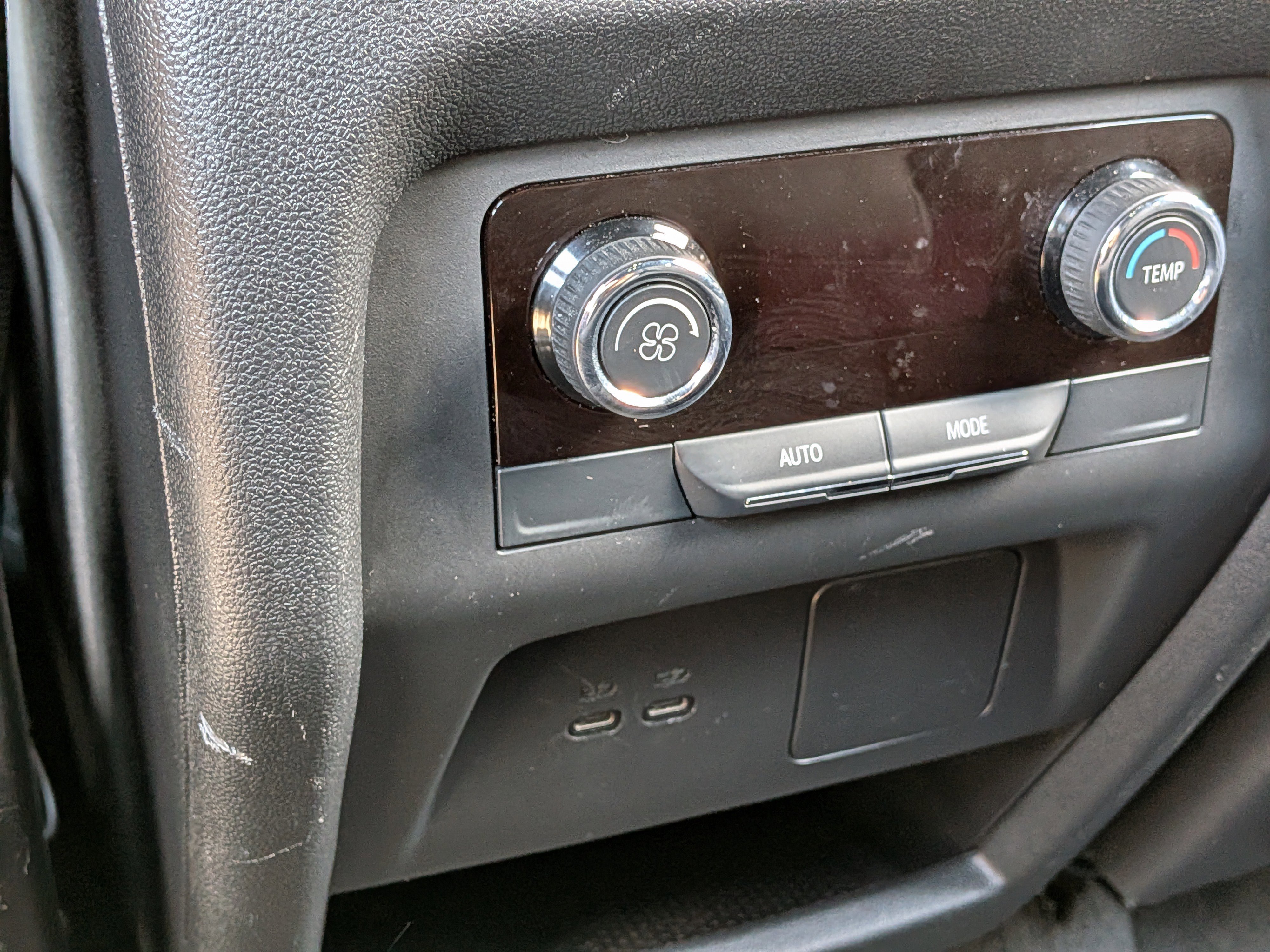 Used 2024 Chevrolet Traverse LS w/ Midnight/Sport Edition FWD image 13