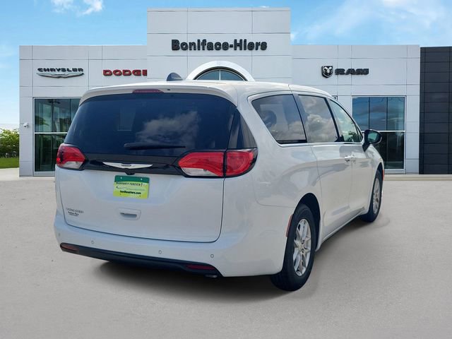 New 2026 Chrysler Voyager LX image 4