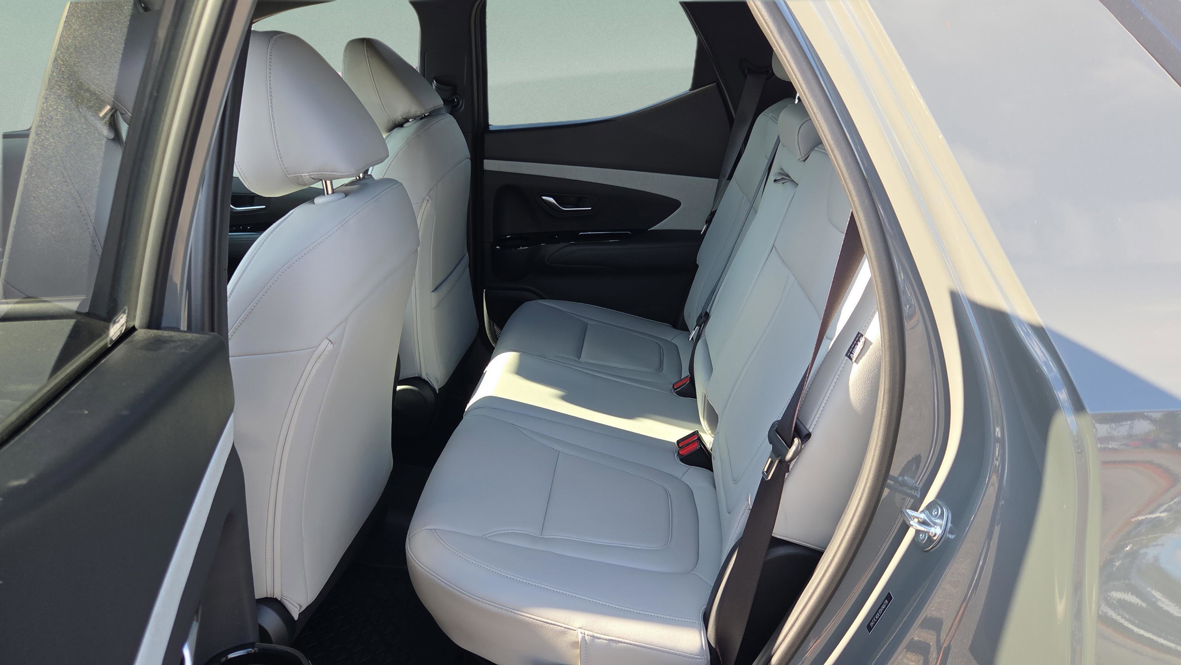 Used 2025 Hyundai Santa Cruz SEL image 11