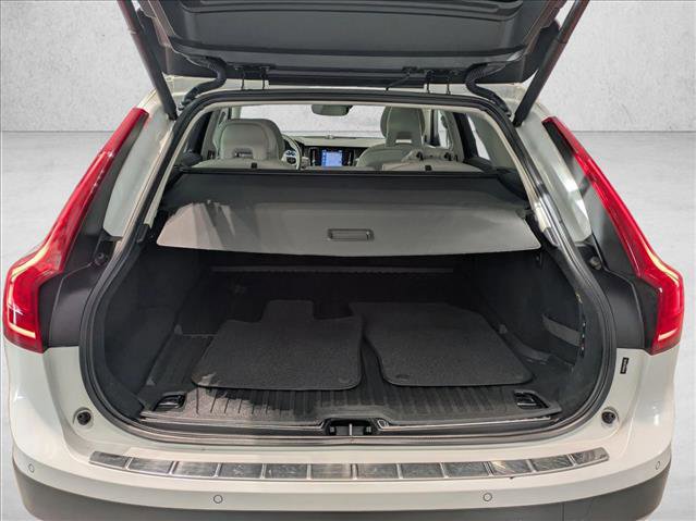 Used 2018 Volvo V90 T6 Cross Country w/ Convenience Package image 6