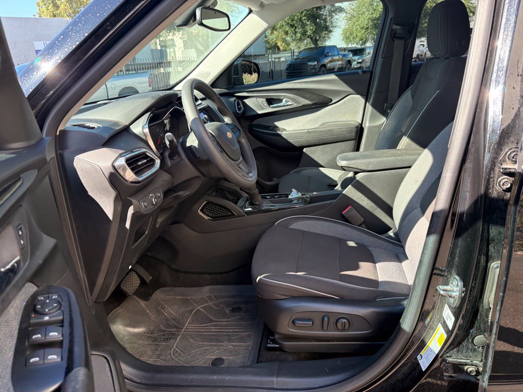 Used 2023 Chevrolet TrailBlazer LT w/ Convenience Package FWD image 8