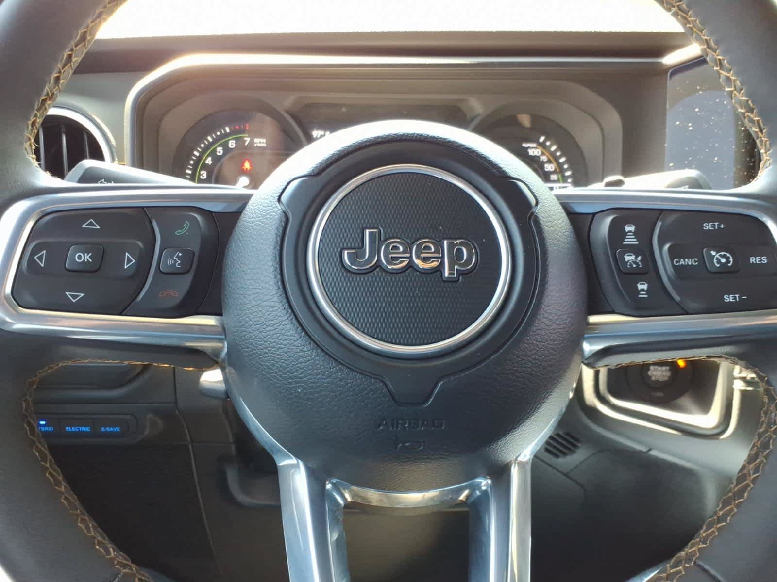 Used 2024 Jeep Wrangler High Altitude AWD/4WD image 31