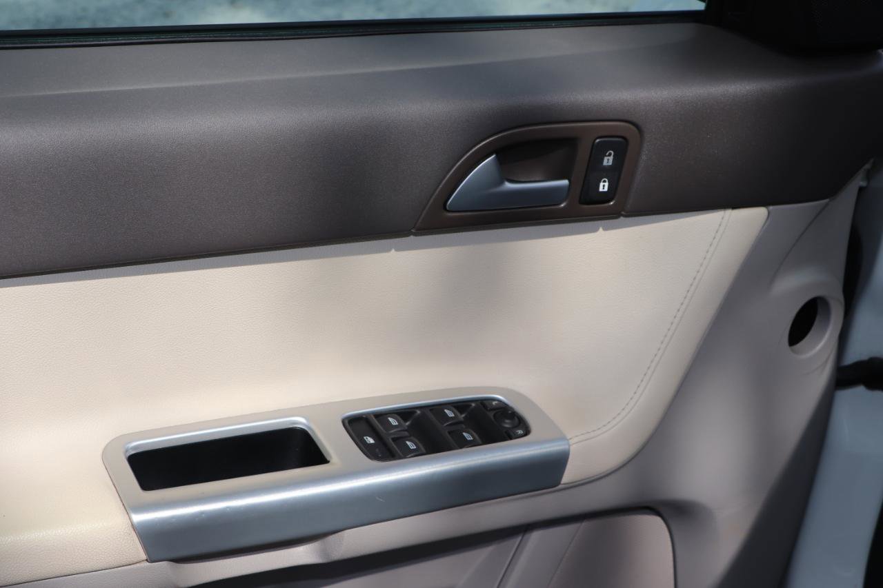 Used 2011 Volvo V50 T5 FWD image 9