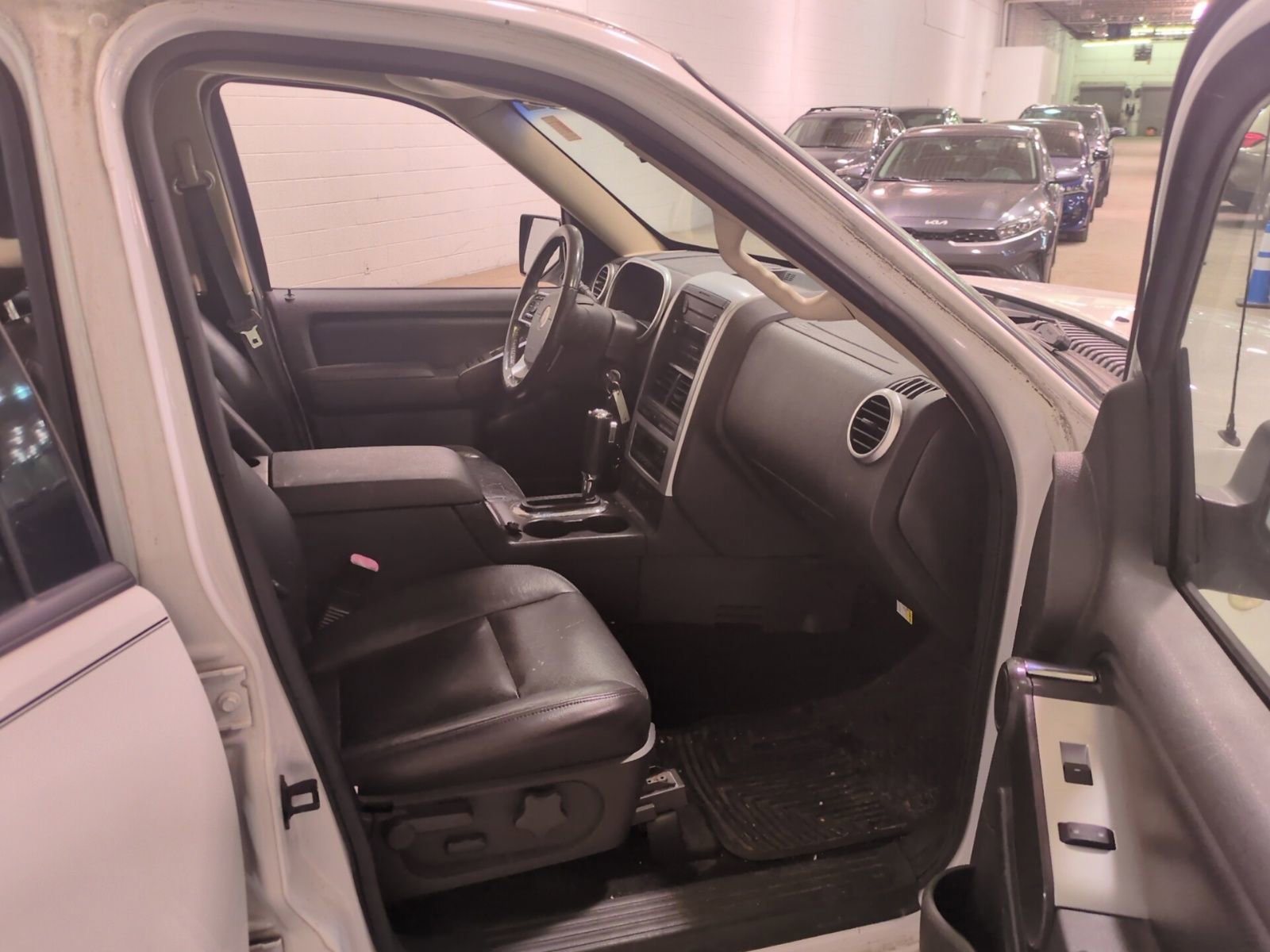 Used 2006 Mercury Mountaineer Luxury image 9