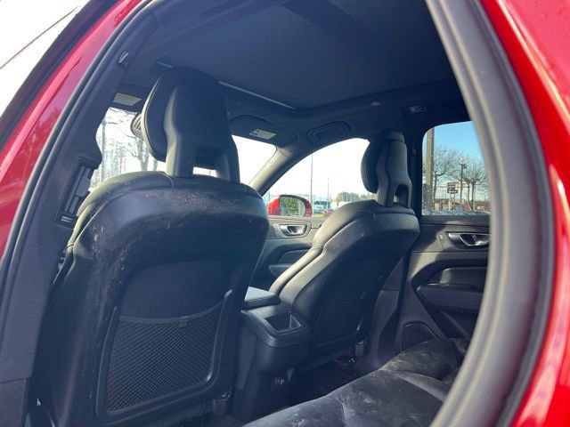 Used 2018 Volvo XC60 T6 Momentum w/ Convenience Package image 12