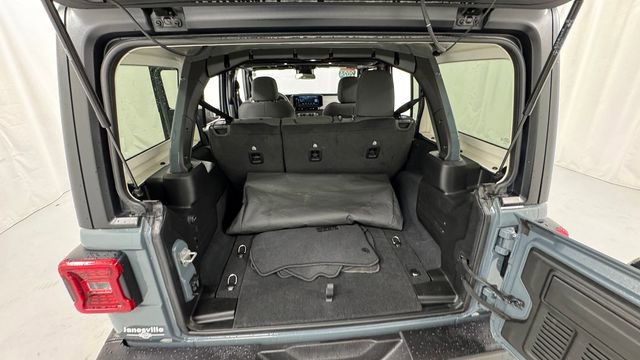 Used 2024 Jeep Wrangler Unlimited Sport AWD/4WD image 16