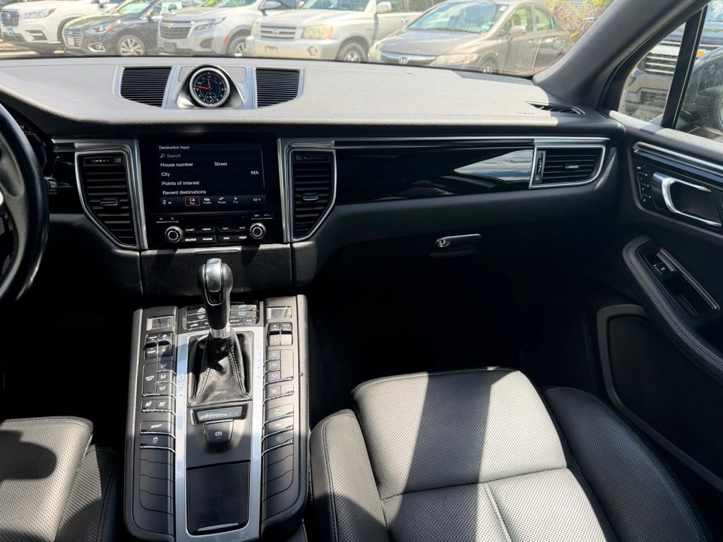 Used 2017 Porsche Macan AWD/4WD image 25