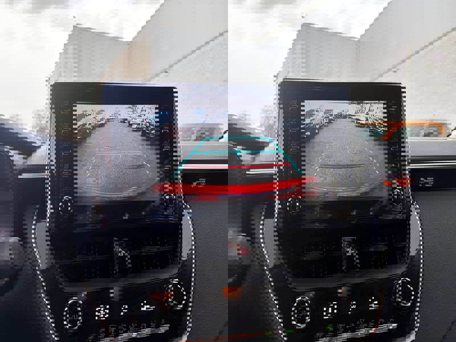 Used 2020 Toyota Corolla LE image 24