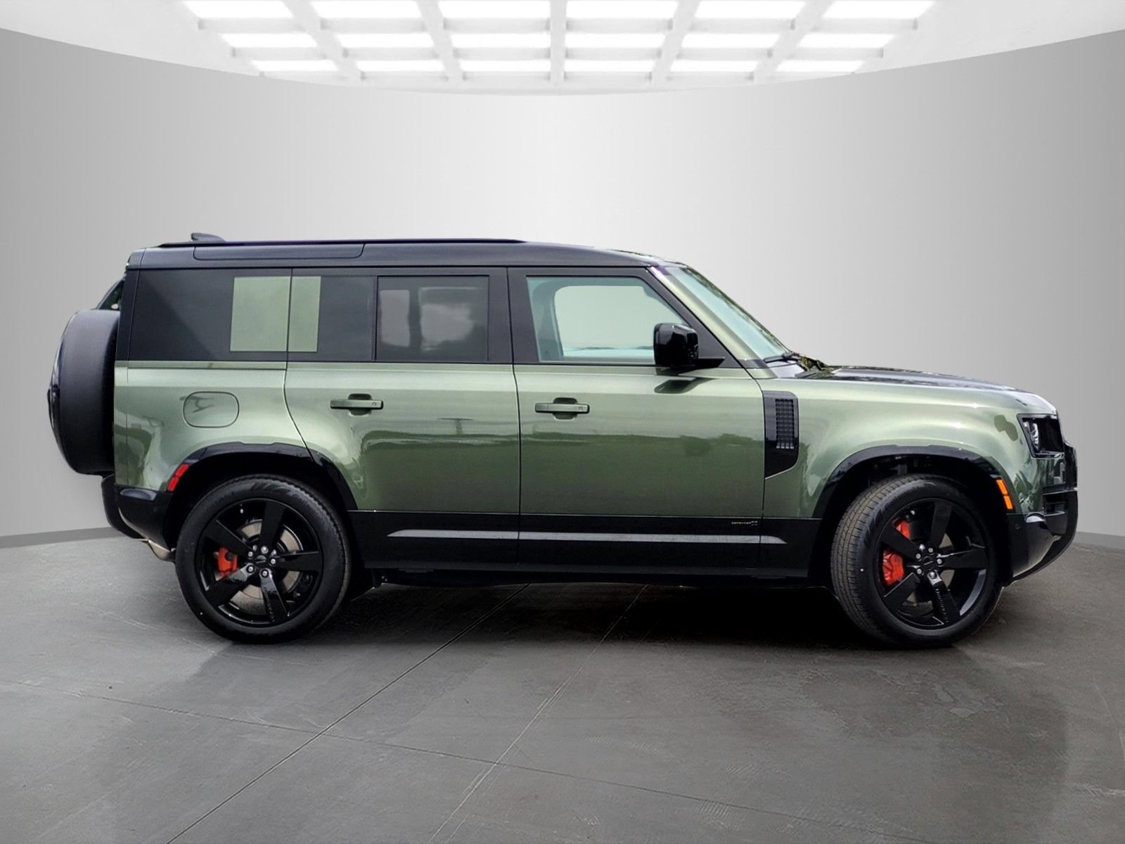 New 2026 Land Rover Defender 110 X AWD/4WD image 7