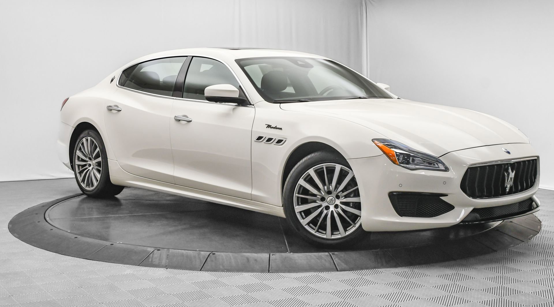 Used 2022 Maserati Quattroporte Modena Q4 image 1