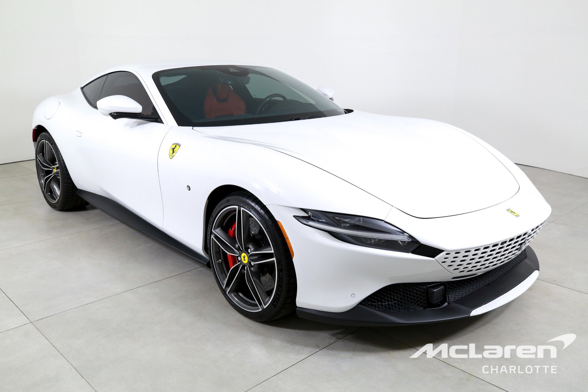 Used 2022 Ferrari Roma image 3