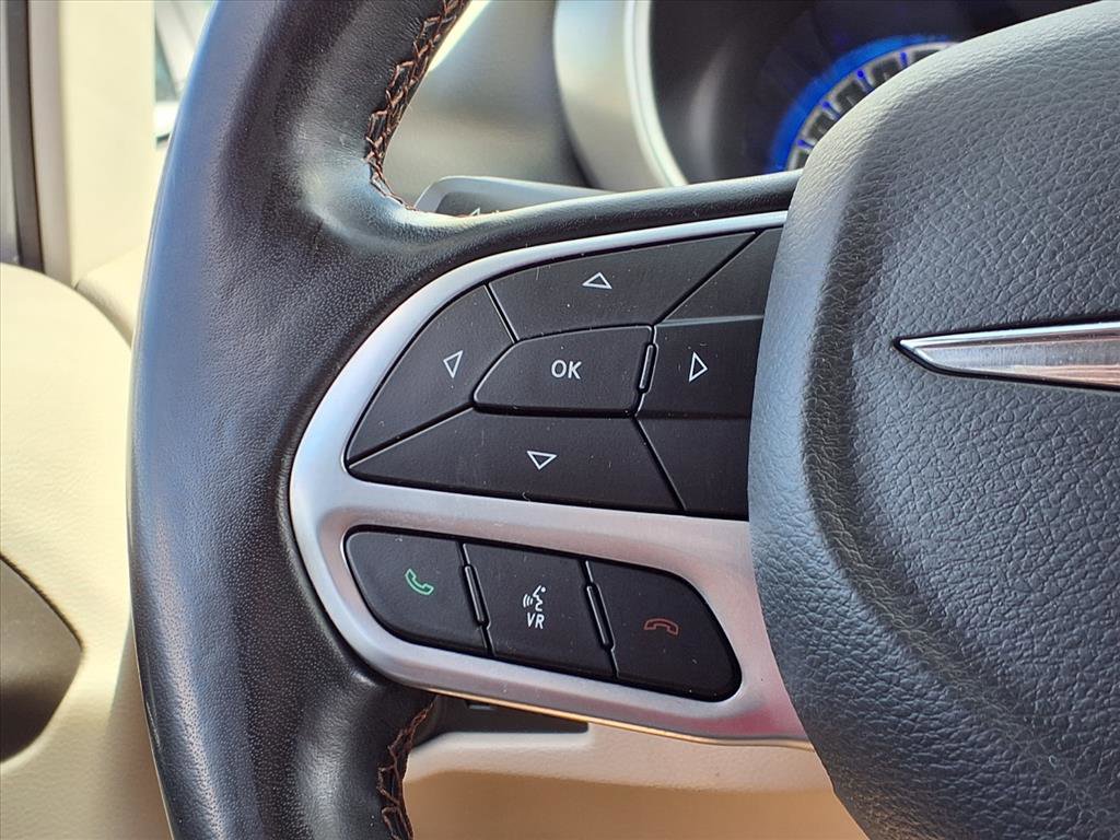Used 2020 Chrysler Pacifica Touring-L image 25