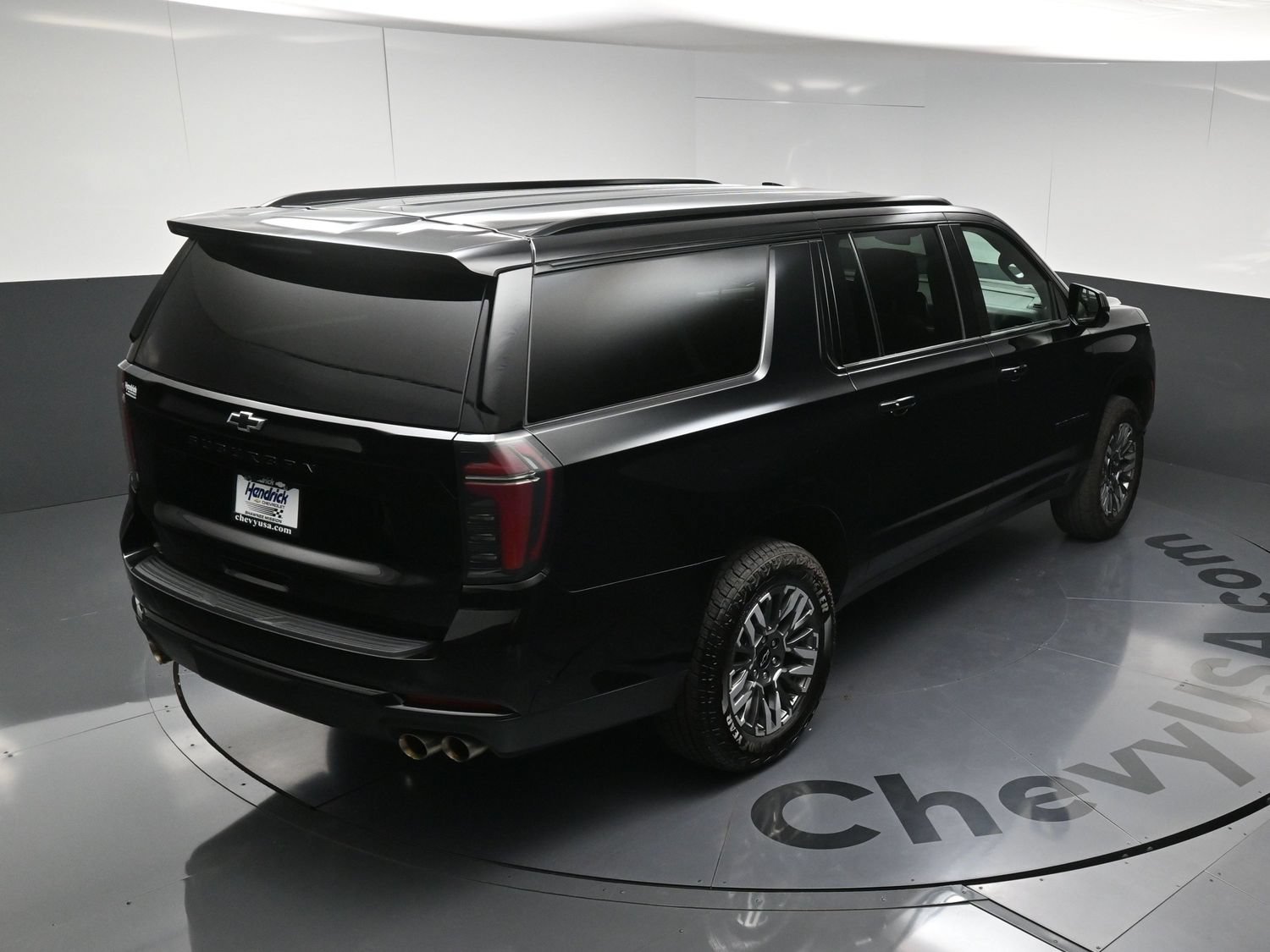 Used 2025 Chevrolet Suburban Z71 AWD/4WD image 34