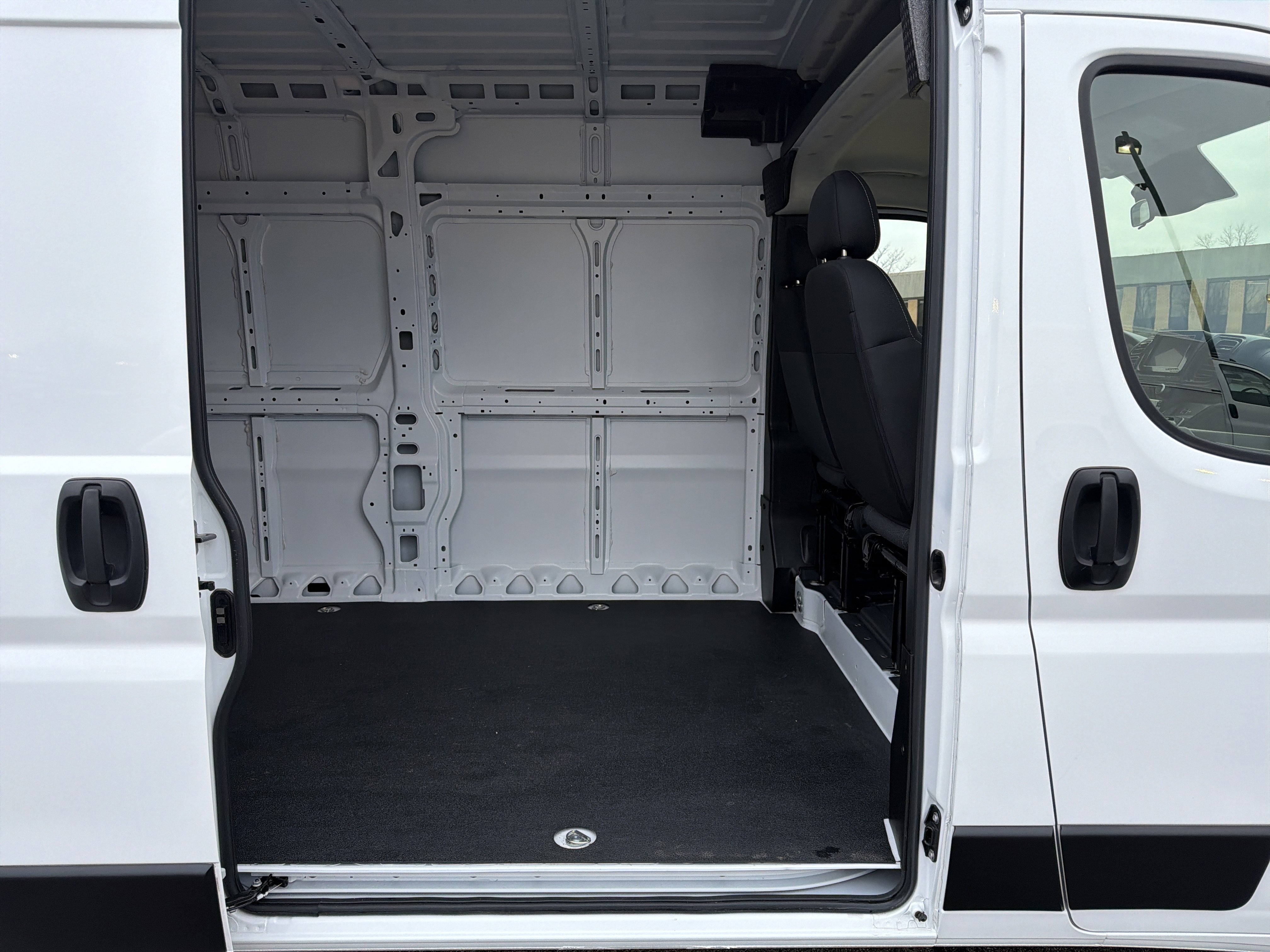 Used 2024 RAM ProMaster 2500 image 26