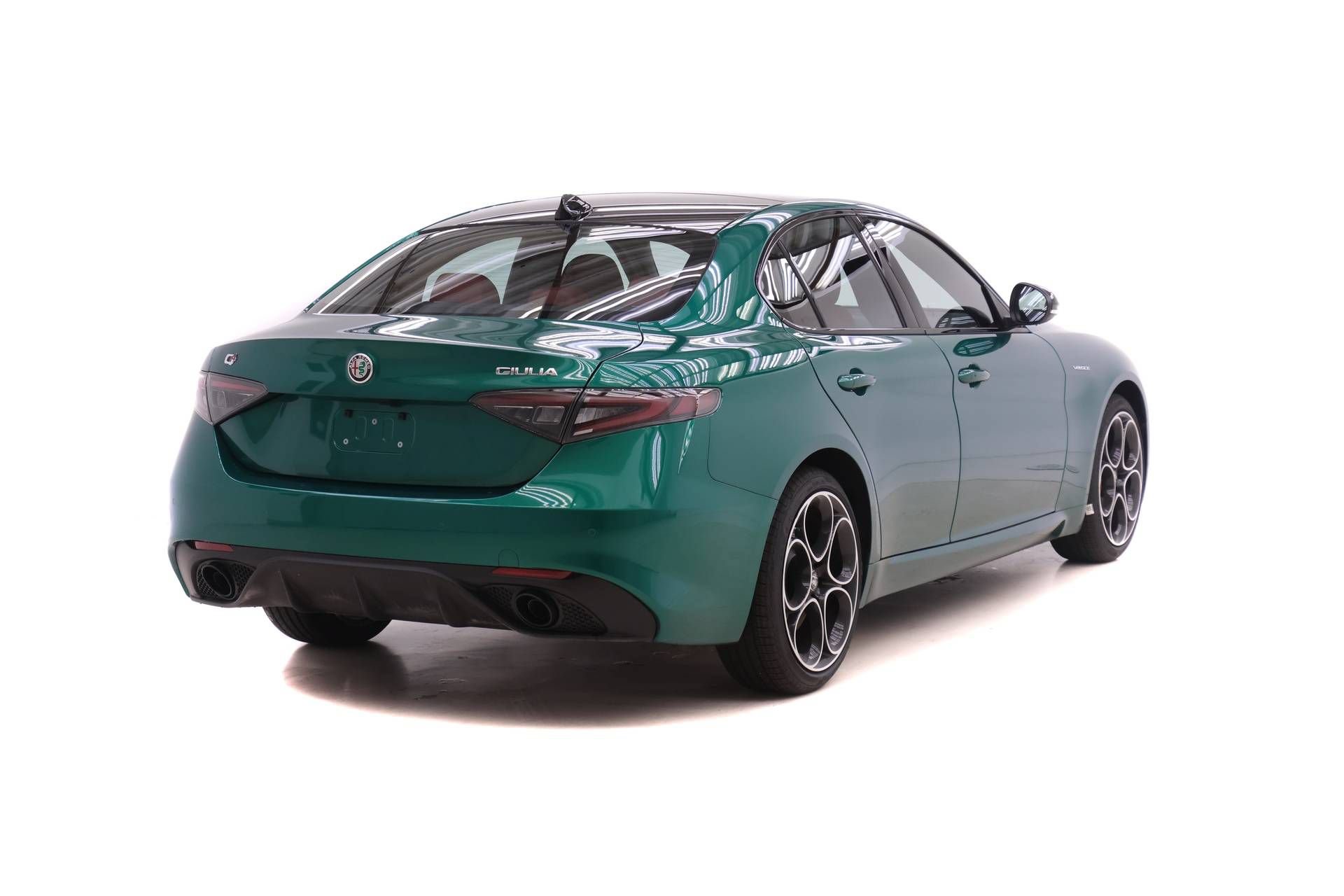 New 2026 Alfa Romeo Giulia AWD image 4