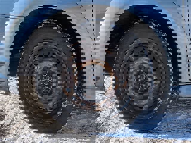 Used 2007 Pontiac Vibe w/ Sun And Sound Package image 13