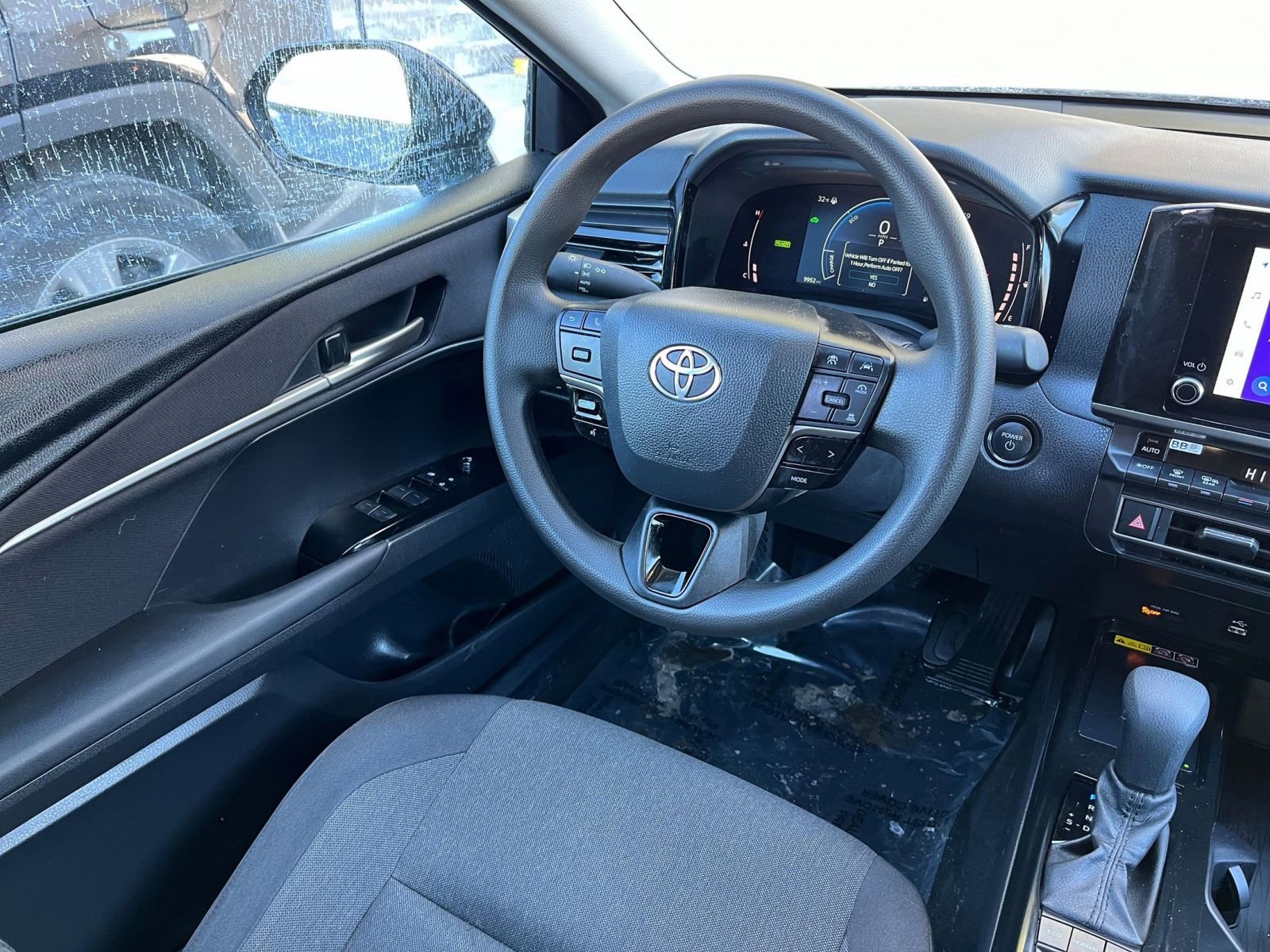 Used 2025 Toyota Camry LE image 32