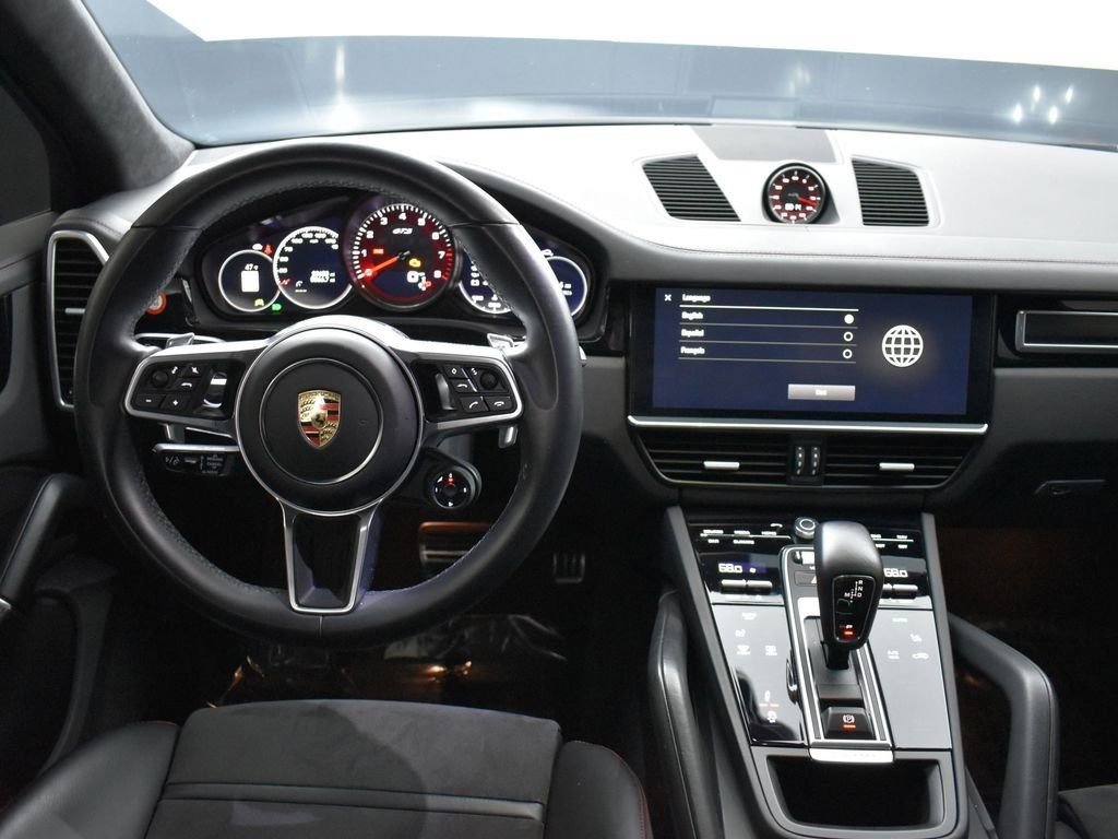 Used 2023 Porsche Cayenne GTS image 15