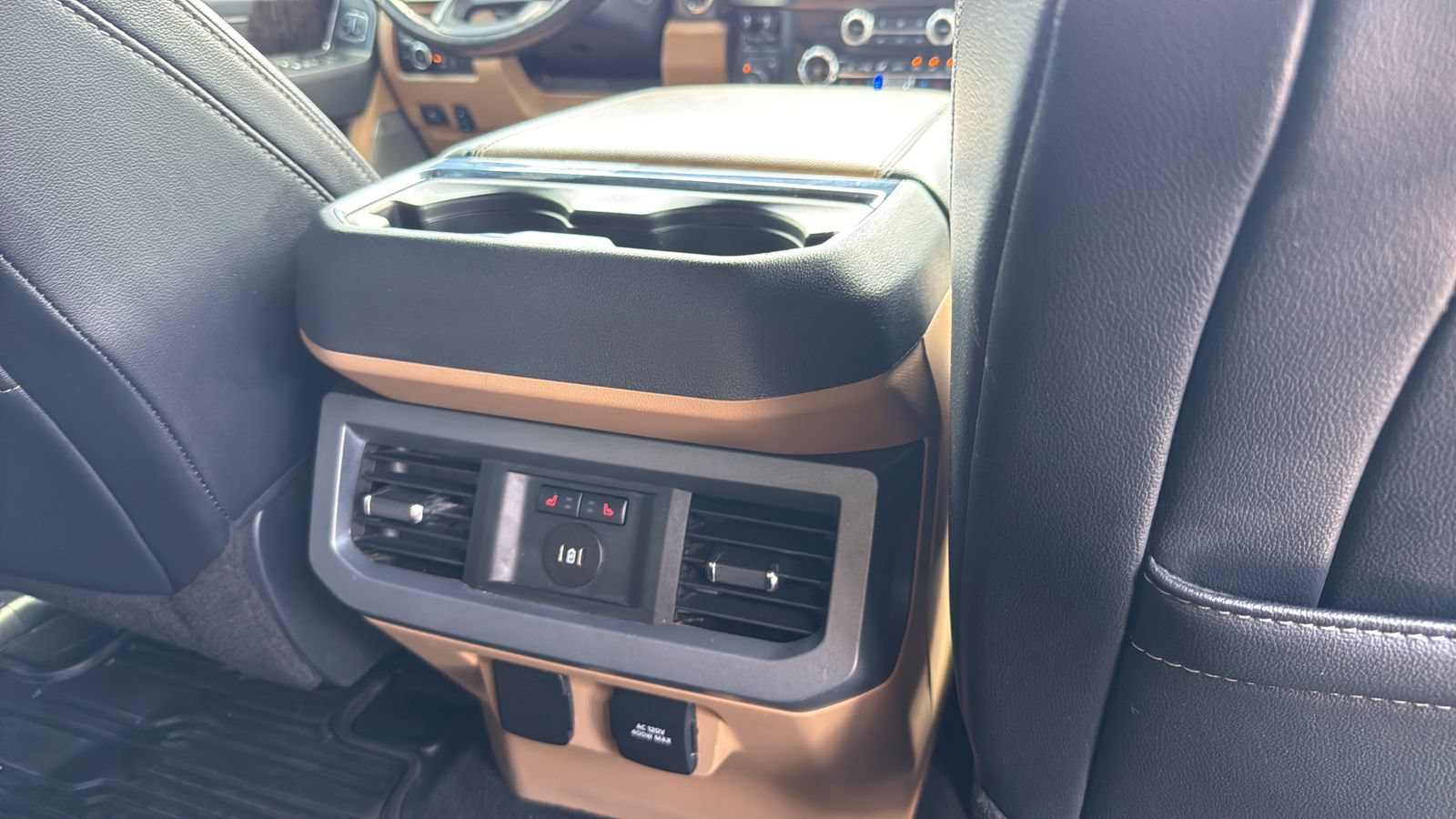 Certified 2024 Ford F450 Lariat w/ Lariat Ultimate Package AWD/4WD image 27
