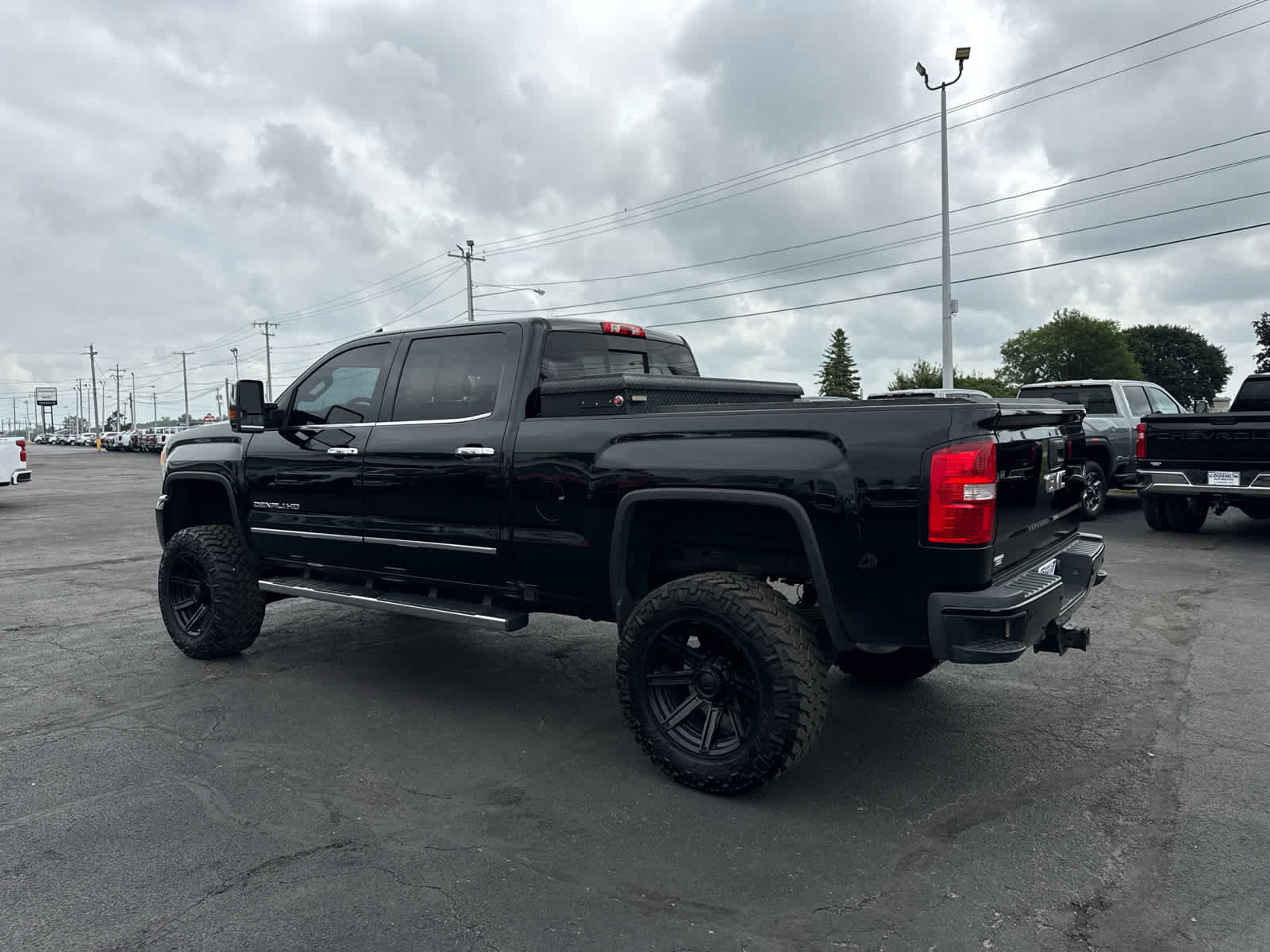 Used 2016 GMC Sierra 2500 Denali w/ Duramax Plus Package AWD/4WD image 3