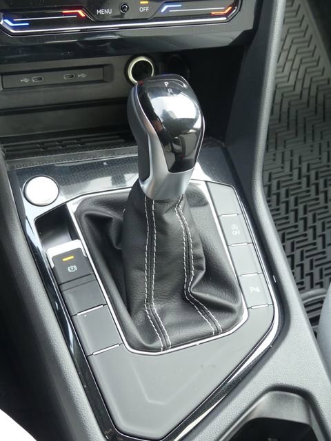 New 2026 Volkswagen Taos SE FWD image 27